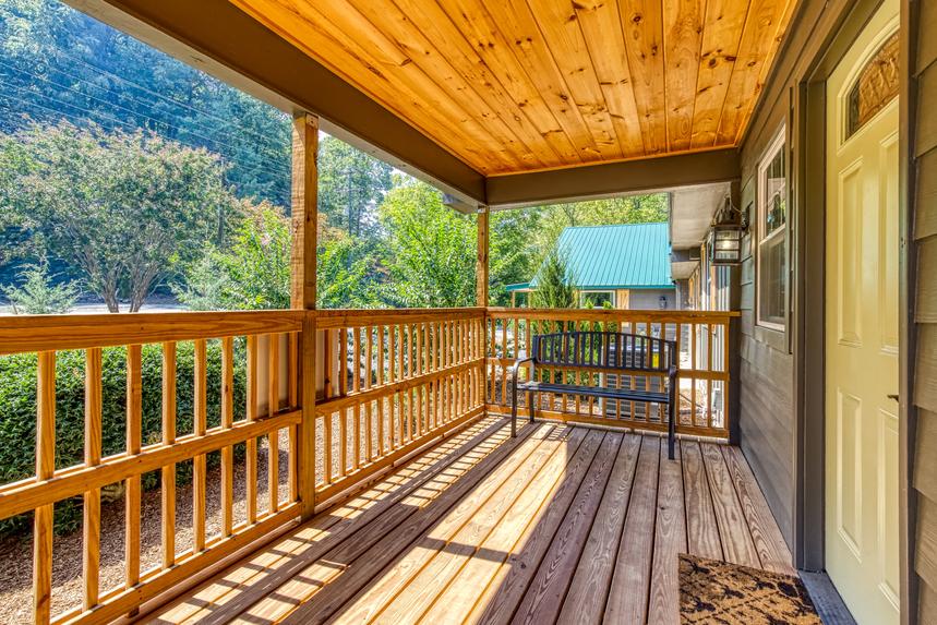 Lazy Creek Cottage
